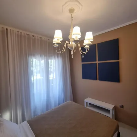 فيلة Cronos كاساندريا